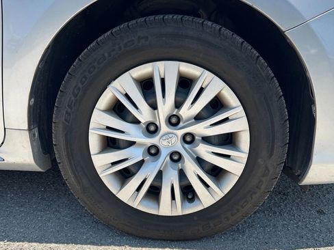 Used 2012 Toyota Camry LE FWD image 44