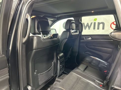 Used 2018 Jeep Grand Cherokee Overland AWD/4WD image 17