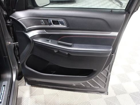 Used 2018 Ford Explorer Sport AWD/4WD image 26
