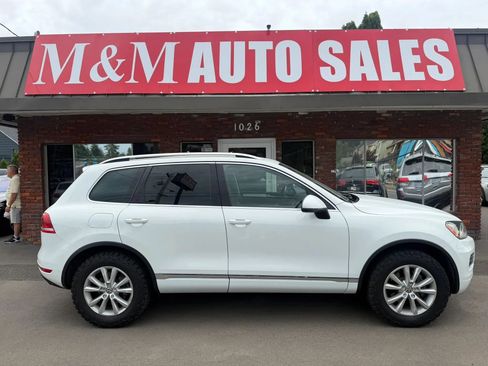 Used 2013 Volkswagen Touareg Sport AWD/4WD image 2