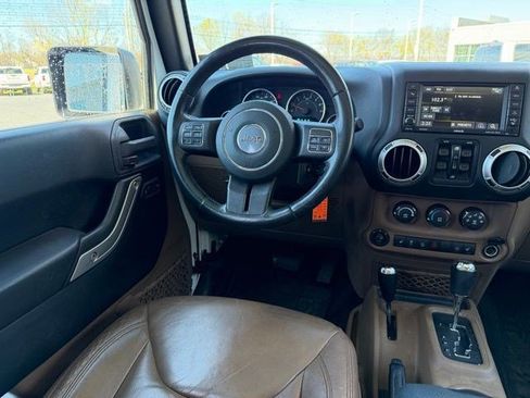Used 2015 Jeep Wrangler Unlimited Sahara w/ Connectivity Group image 3