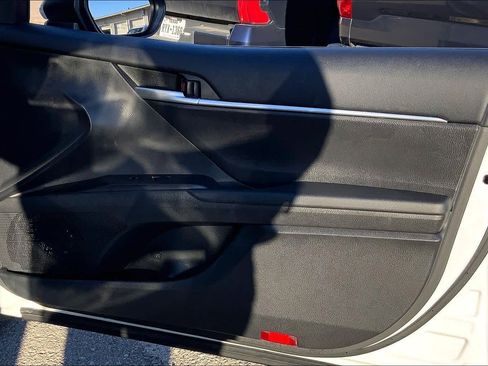 Used 2024 Toyota Camry SE image 22