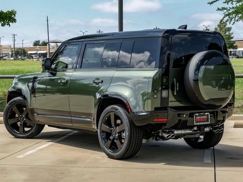 New 2026 Land Rover Defender 110 X-Dynamic SE AWD/4WD image 12