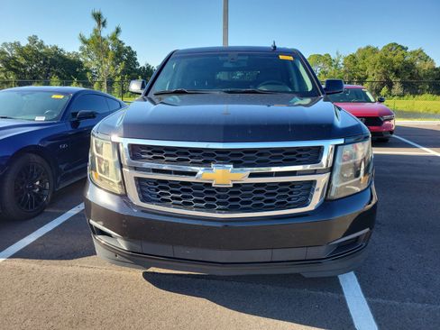 Used 2018 Chevrolet Suburban LS RWD image 3