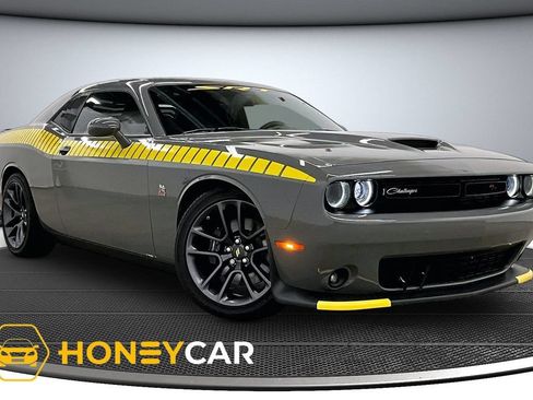Used 2023 Dodge Challenger R/T Scat Pack RWD image 1