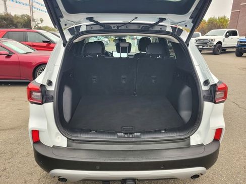 Certified 2023 Ford Escape SE w/ PHEV Premium Package image 8