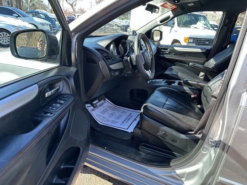 Used 2016 Dodge Grand Caravan R/T FWD image 9