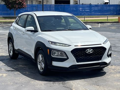 Used 2021 Hyundai Kona SE FWD image 3