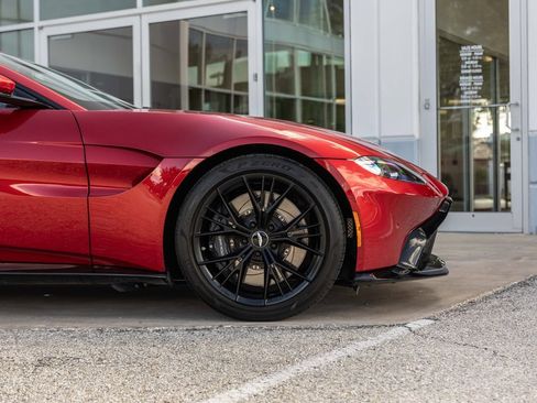 Used 2021 Aston Martin V8 Vantage Coupe RWD image 6