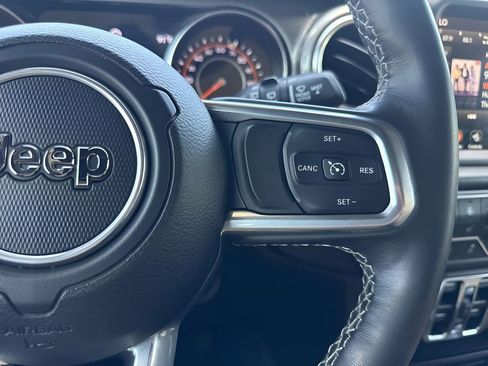 Used 2022 Jeep Wrangler Unlimited Sahara w/ Cold Weather Group image 15