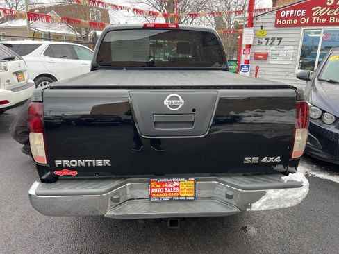 Used 2010 Nissan Frontier SE AWD/4WD image 6