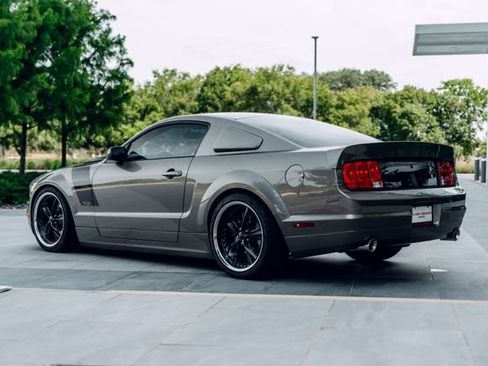 Used 2005 Ford Mustang GT RWD image 13