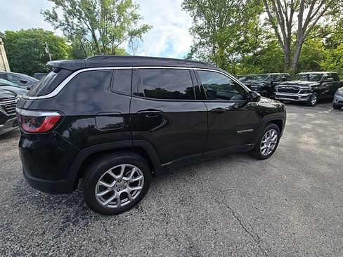Used 2022 Jeep Compass Latitude AWD/4WD image 8