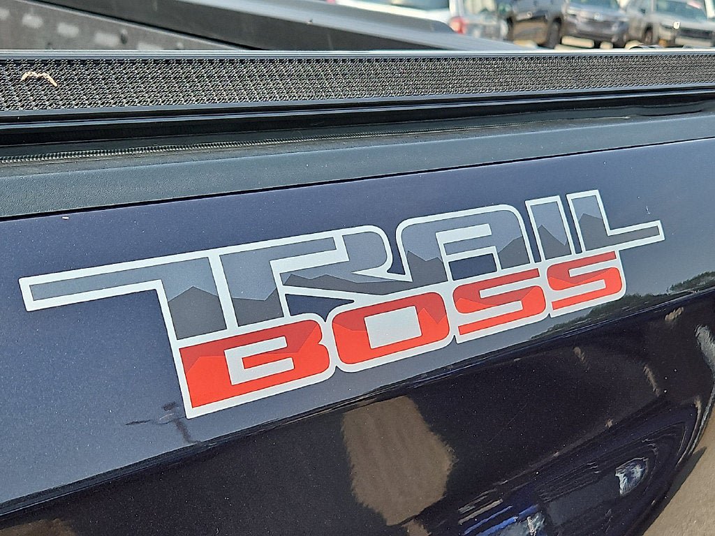 Used 2024 Chevrolet Silverado 1500 Custom Trail Boss w/ LPO, Dark Essentials Package AWD/4WD image 32