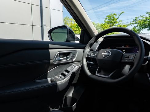New 2026 Nissan Rogue Platinum AWD/4WD image 12