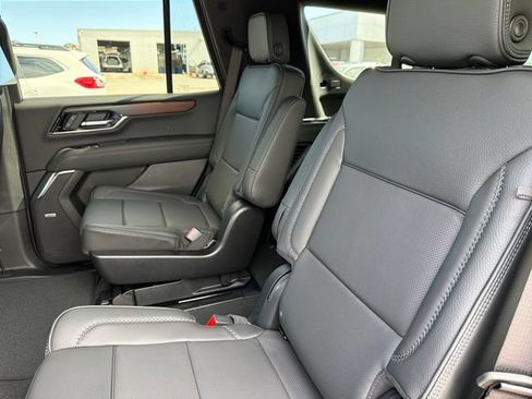 New 2026 GMC Yukon Denali w/ Denali Reserve Package AWD/4WD image 19