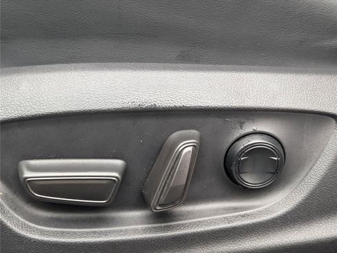 Used 2023 Toyota Crown Platinum image 22