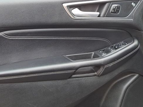 Certified 2023 Ford Edge Titanium AWD/4WD image 13