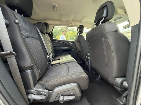 Used 2020 Dodge Journey SE FWD image 14