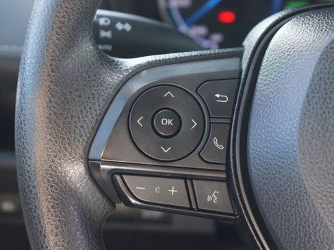 Used 2025 Toyota RAV4 XLE AWD/4WD image 9