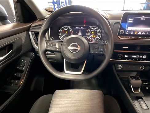 Certified 2023 Nissan Rogue SV AWD/4WD image 17