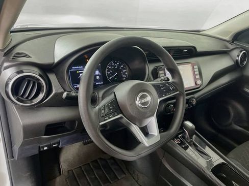 Used 2022 Nissan Kicks SV FWD image 10