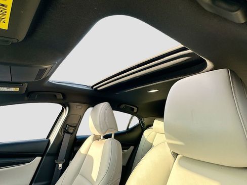 Used 2021 MAZDA MAZDA3 s image 21