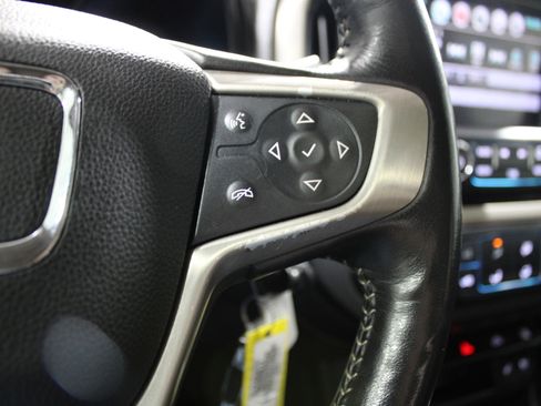 Used 2018 GMC Canyon Denali RWD image 11
