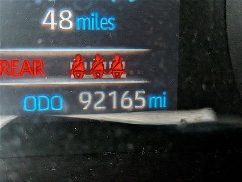 Used 2020 Toyota RAV4 XLE Premium image 10