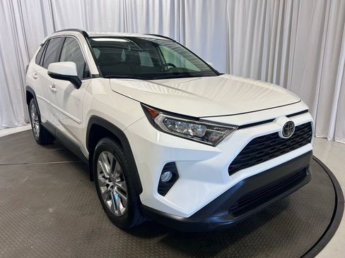Used 2020 Toyota RAV4 XLE Premium AWD/4WD image 24
