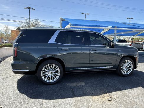 Used 2025 Cadillac Escalade Premium Luxury w/ Touring Package image 4