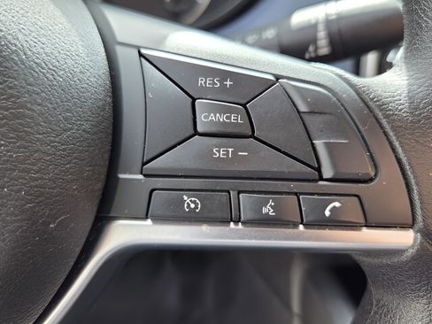 Used 2024 Nissan Versa SV FWD image 24