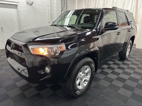 Used 2022 Toyota 4Runner SR5 Premium w/ Moonroof Package image 4