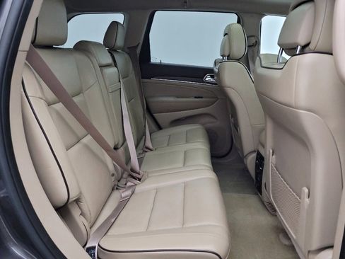 Used 2017 Jeep Grand Cherokee Overland image 19