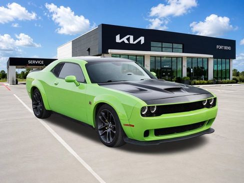Used 2023 Dodge Challenger R/T Scat Pack w/ Plus Package RWD image 3