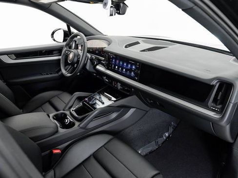 Certified 2026 Porsche Cayenne AWD/4WD image 21