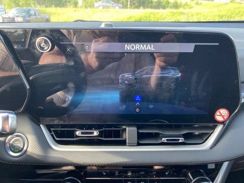 Used 2026 Chevrolet Equinox LT AWD/4WD image 22