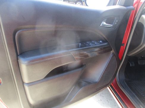 Used 2018 GMC Canyon SLE AWD/4WD image 12