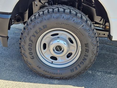 New 2026 Ford F250 XL w/ XL Off-Road Package AWD/4WD image 17