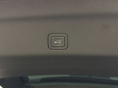 Used 2026 Cadillac Escalade Platinum Sport AWD/4WD image 19