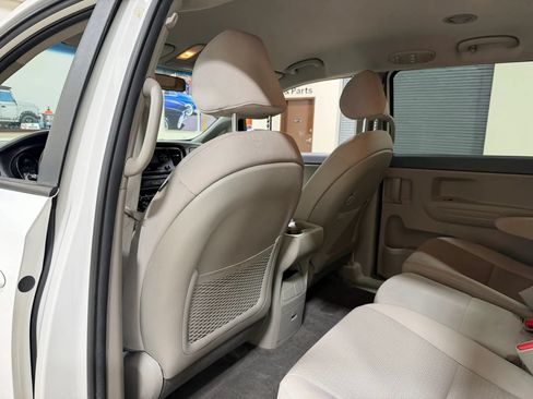 Used 2016 Kia Sedona LX FWD image 18