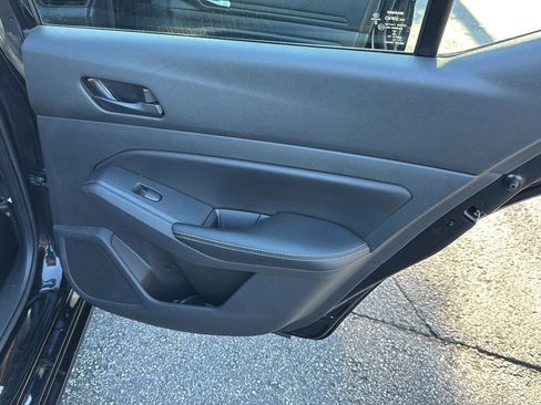 Used 2024 Nissan Altima 2.5 SV image 13