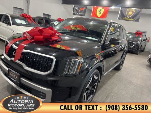 Used 2023 Kia Telluride EX image 2