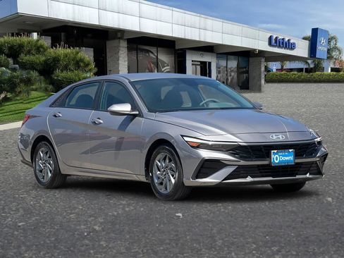 Certified 2024 Hyundai Elantra SEL FWD image 10