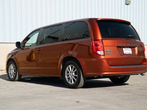 Used 2012 Dodge Grand Caravan R/T w/ Driver Convenience Group image 15
