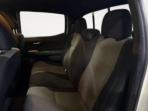Used 2022 Toyota Tacoma TRD Sport AWD/4WD image 20