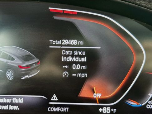 Used 2025 BMW X4 xDrive30i AWD/4WD image 17