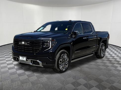 Used 2023 GMC Sierra 1500 Denali Ultimate AWD/4WD image 3