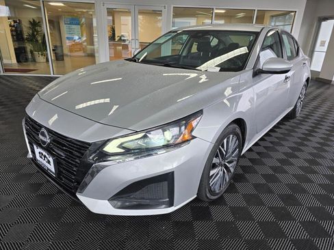 Used 2023 Nissan Altima 2.5 SV image 8