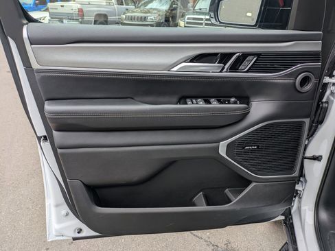 New 2026 Jeep Grand Wagoneer 4WD w/ Premium Group I image 19